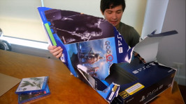 Matteo Guidicelli's PlayStation 4 unboxing video screencap